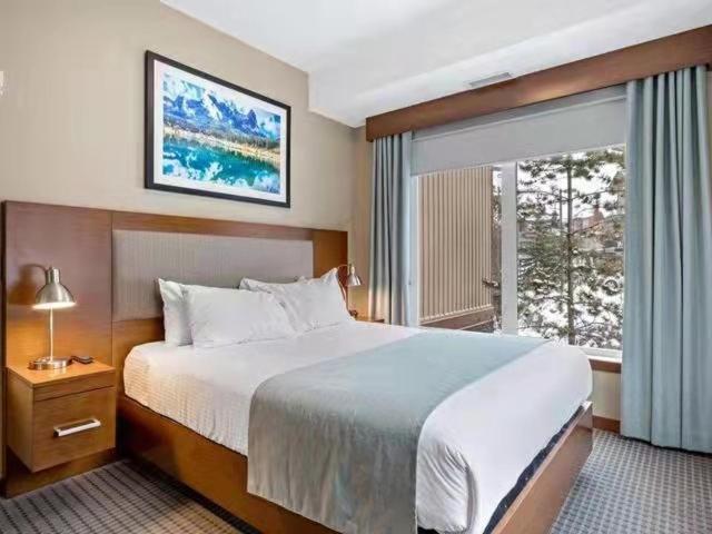 Sunny Tranquil Woods Turret In Falcon Crest Lodge Canmore Zewnętrze zdjęcie